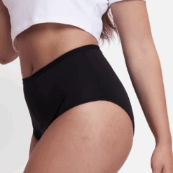 Period Panty - JULE Highwaist - Schwarz -Bodyaware Shop 240819 JULE black side