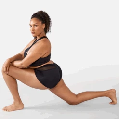 Perioden Shorts - HERA Sport - Schwarz -Bodyaware Shop 240916 HERA Curvy full body Shop