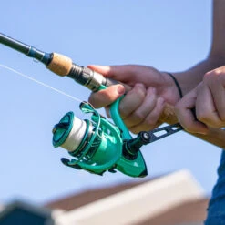 Piscifun® Carbon Prism Ultralight Spinning Reels Green 37 Piscifun® Carbon Prism Ultralight Spinning Reels Green -Bodyaware Shop carbonprism real 3 71939aff 39c9 431c 8ffb d17af295887c